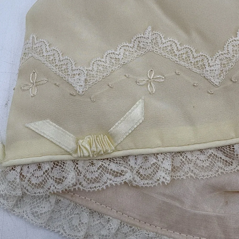 Vintage 1950s Baby Bonnet Lot Knit & Lace 3‎ Bonnets Mittens Booties